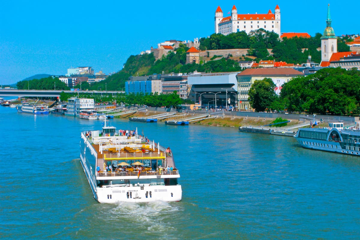 tour a bratislava desde viena